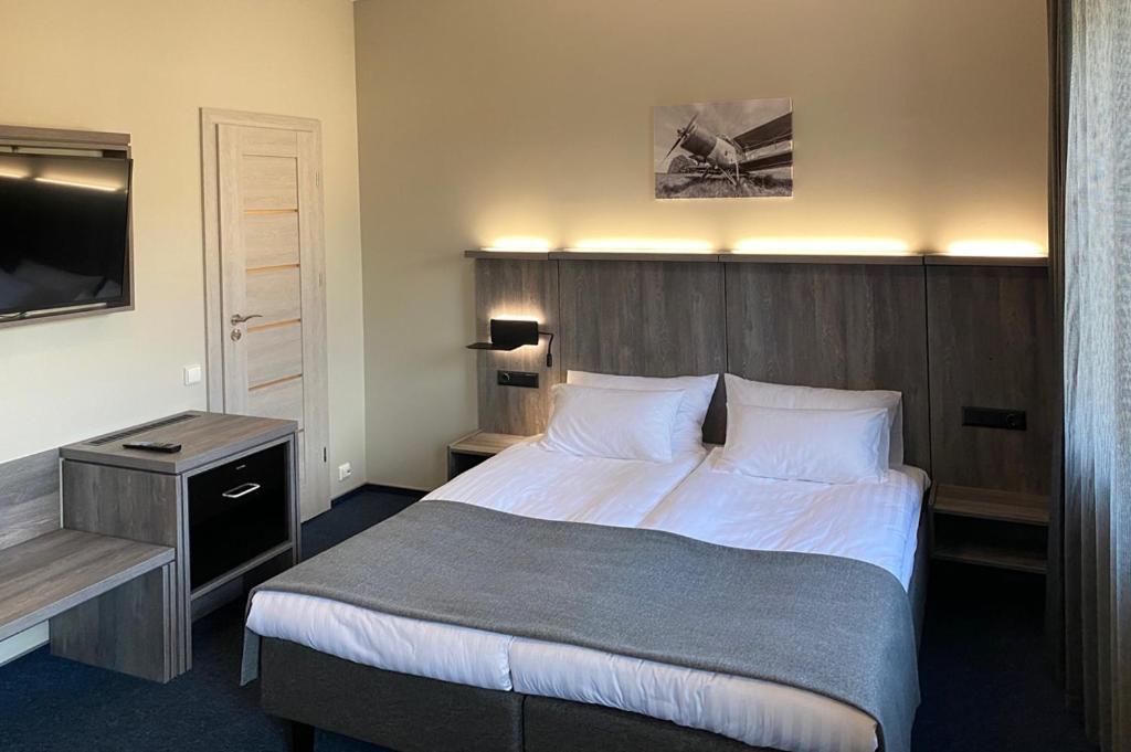 Brut Wine Hotel Jeziorosy Zewnętrze zdjęcie